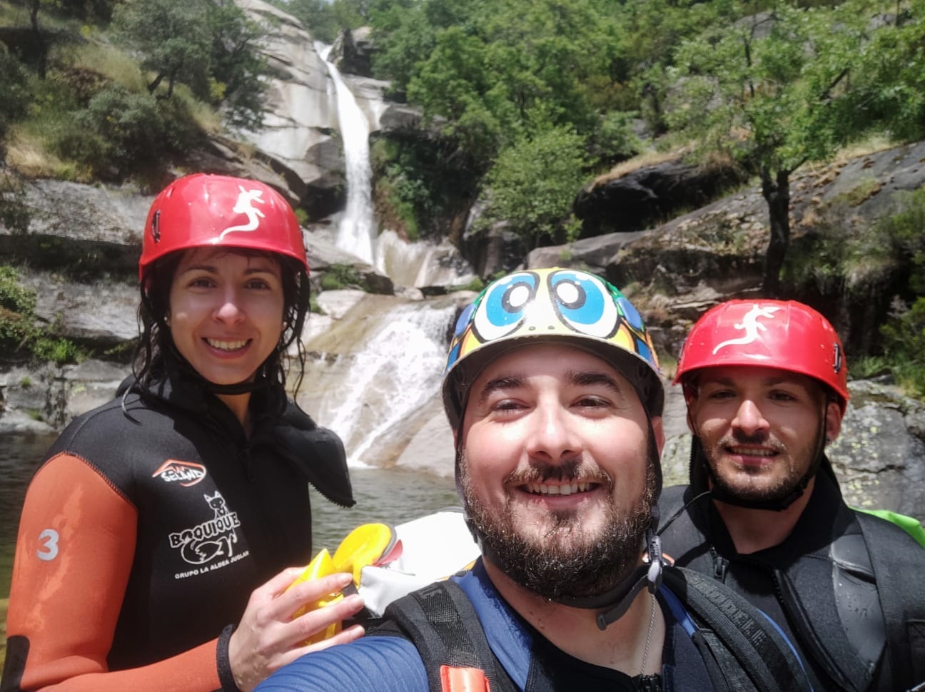 Descenso de barrancos, descenso de cañones o barranquismo en Extremadura. Realizamos descensos de barrancos en El Jerte, La vera, El Ambroz o Las Hurdes